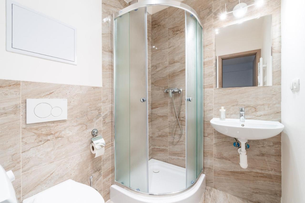 Studio Brand New Apartment #28 In New Building With Free Parking In City Center Praga Exterior foto